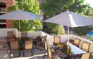 Common Space 6 La Quinta Inn & Suites by Wyndham Thousand Oaks-Newbury Park