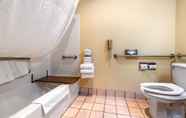 In-room Bathroom 3 Comfort Inn & Suites Bothell - Seattle North