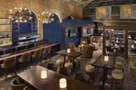 Bar, Cafe and Lounge Delta Hotels by Marriott London Armouries