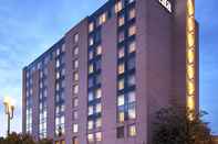 Exterior Delta Hotels by Marriott Sherbrooke Conference Centre