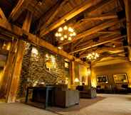 Lobby 2 Tantalus Resort Lodge