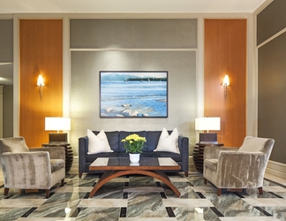 Lobby 2 Radisson Blu Vancouver Airport Hotel & Marina