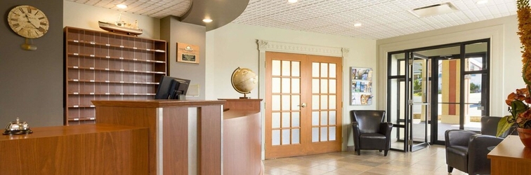 Lobby Days Inn by Wyndham Riviere-Du-Loup