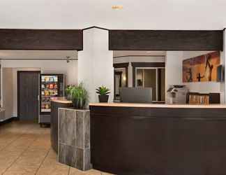 Lobi 2 Days Inn by Wyndham Kelowna