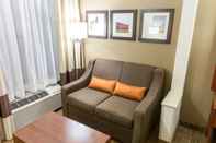 Common Space Comfort Inn & Suites Springfield I-44