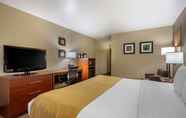 Bedroom 6 Comfort Inn & Suites Springfield I-44