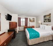 Bedroom 4 Howard Johnson by Wyndham Wichita Airport