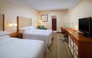 Bedroom 7 Four Points by Sheraton Los Angeles International Airport