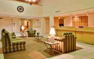 Lobi 5 La Quinta Inn & Suites by Wyndham Ft Lauderdale Cypress Cr