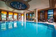 Swimming Pool Maritim Hotel Bonn