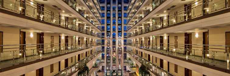 Lobby Maritim Hotel Magdeburg