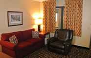 Common Space 5 Quality Inn & Suites Mayo Clinic Area