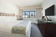 Bedroom Luxe Rodeo Drive Hotel