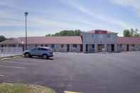 Common Space Econo Lodge Inn & Suites South