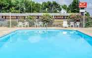 Swimming Pool 4 Econo Lodge Mechanicsburg