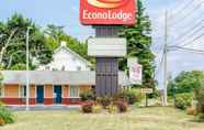 Exterior 2 Econo Lodge Mechanicsburg