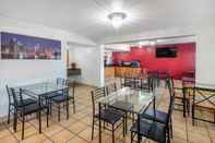 Bar, Cafe and Lounge Econo Lodge Inn & Suites Spokane