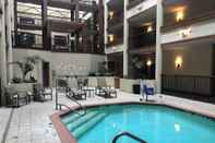 Swimming Pool Hilton Garden Inn San Antonio Airport