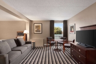 Common Space Royal Hotel Regina, Trademark Collection by Wyndham