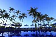 Swimming Pool The Kahala Hotel & Resort