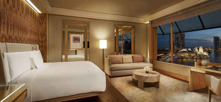 BEDROOM The Ritz-Carlton, Millenia Singapore (SG Clean)