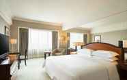 Kamar Tidur 2 Sheraton Surabaya Hotel and Towers