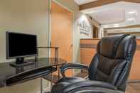 Functional Hall Microtel Inn & Suites by Wyndham West Chester