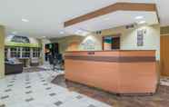 Lobi 5 Microtel Inn & Suites by Wyndham West Chester