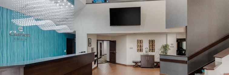 Lobby Clarion Inn & Suites DFW North