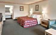 Bedroom 5 Days Inn by Wyndham Goose Creek