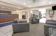 Lobby 3 Days Inn & Suites by Wyndham Greeley