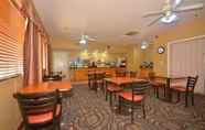Restoran 4 Quality Inn & Suites