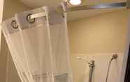 In-room Bathroom 6 Quality Inn & Suites Augusta Fort Eisenhower Area