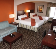 ห้องนอน 6 Best Western Plus Suites-Greenville