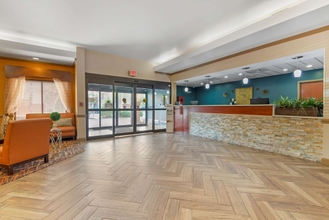 Lobby 4 Best Western Plus Suites-Greenville