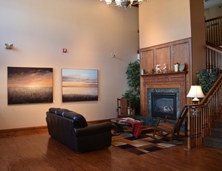 Lobby 2 Country Inn River Falls