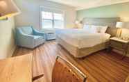 Kamar Tidur 6 Atlantic Beach Hotel Newport