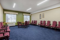 Functional Hall Quality Inn Kingstree