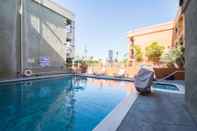 Swimming Pool Hotel Solaire Los Angeles