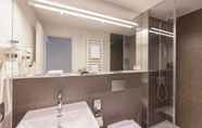 In-room Bathroom 7 Hotel Lavaux