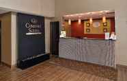 Lobi 4 Comfort Suites Columbus