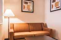 Common Space Comfort Suites Clackamas