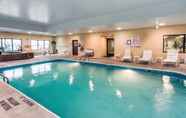 Kolam Renang 2 Comfort Inn Duncansville - Altoona