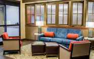 Lobby 5 Comfort Suites Downtown Carlisle