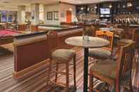 Bar, Cafe and Lounge DoubleTree by Hilton Dallas - Farmers Branch