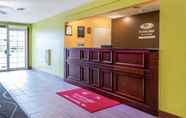 Lobi 2 Econo Lodge Inn & Suites