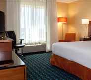 Phòng ngủ 7 Fairfield Inn & Suites Harrisburg Hershey