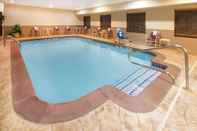 Swimming Pool Baymont by Wyndham Chelsea