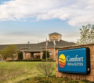 Exterior 2 Comfort Inn & Suites