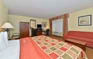 Bedroom 3 Ramada by Wyndham Platte City KCI Airport